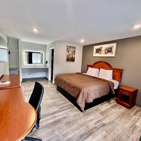 Ozark Inn & Suites Ngoại thất bức ảnh