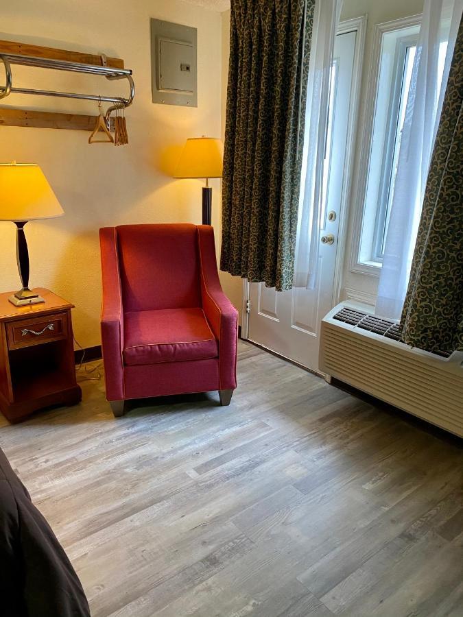Ozark Inn & Suites Ngoại thất bức ảnh