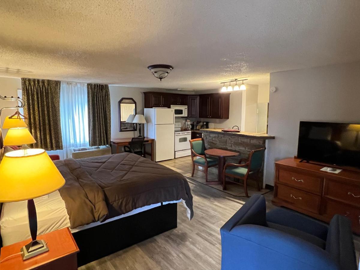 Ozark Inn & Suites Ngoại thất bức ảnh