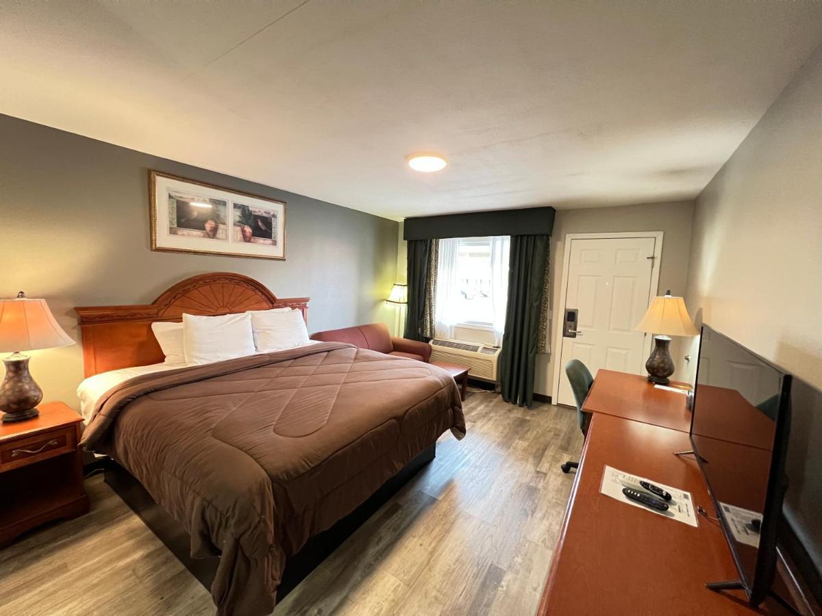 Ozark Inn & Suites Ngoại thất bức ảnh