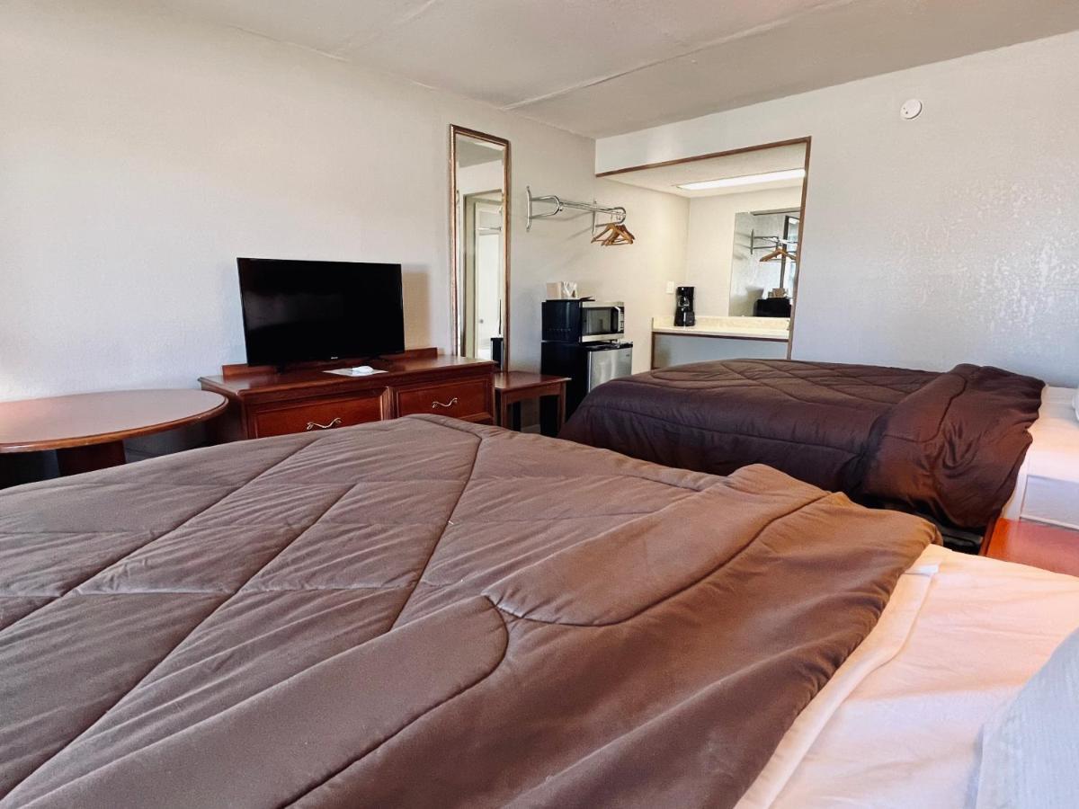 Ozark Inn & Suites Ngoại thất bức ảnh