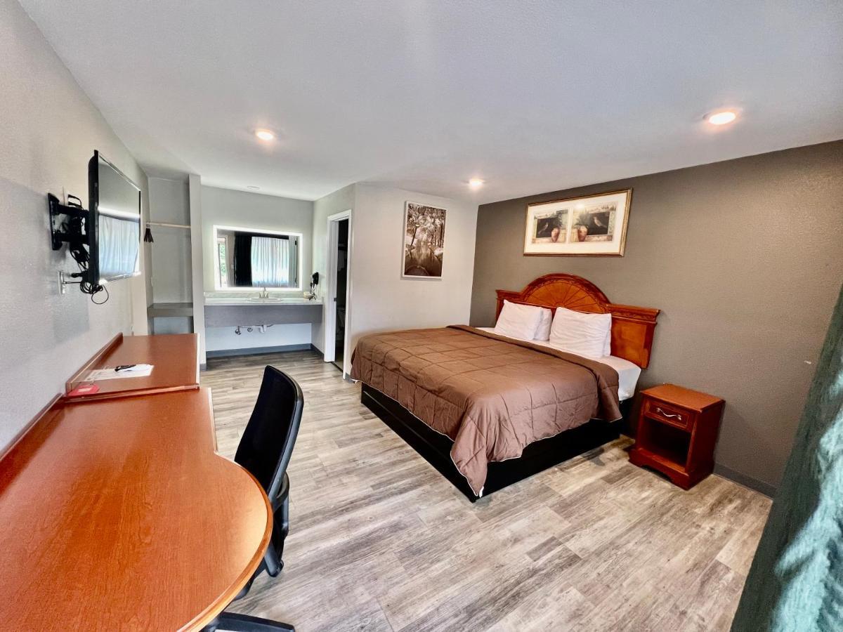 Ozark Inn & Suites Ngoại thất bức ảnh
