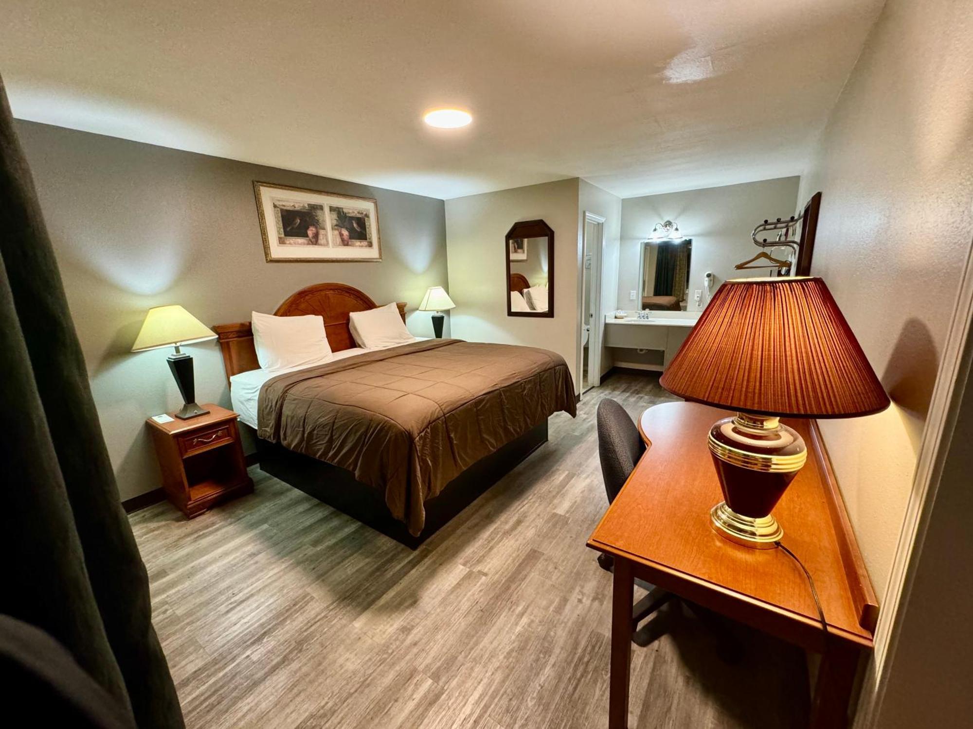 Ozark Inn & Suites Ngoại thất bức ảnh