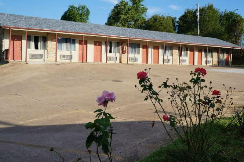 Ozark Inn & Suites Ngoại thất bức ảnh