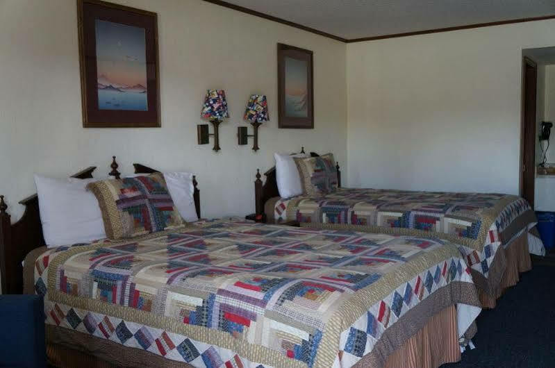 Ozark Inn & Suites Ngoại thất bức ảnh